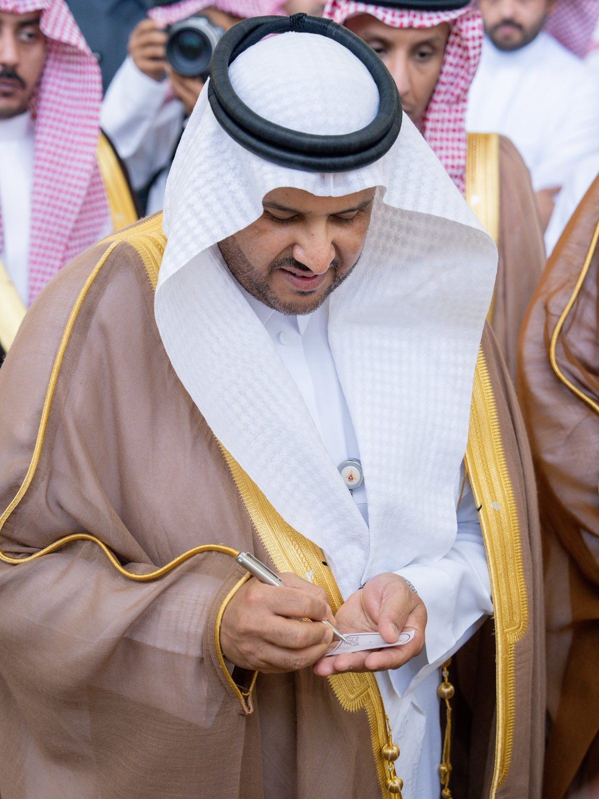 شخصية اعتبارية في المعرض